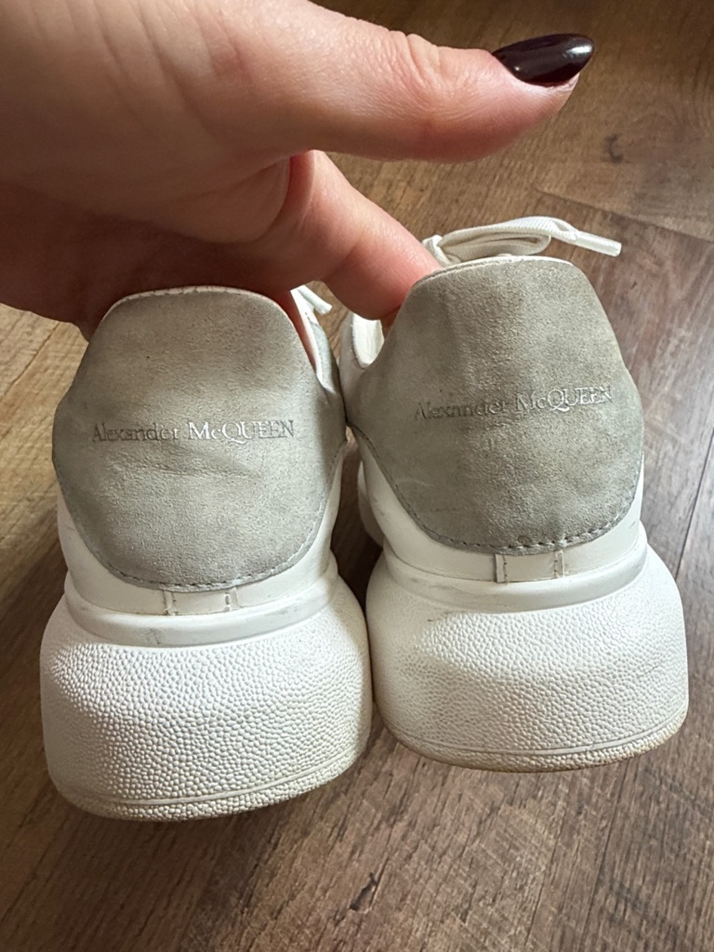 Alexander McQueen Cream Leather Low-Top Sneakers - Picture 6 of 10